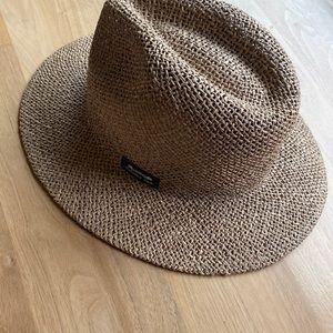 Tan hat